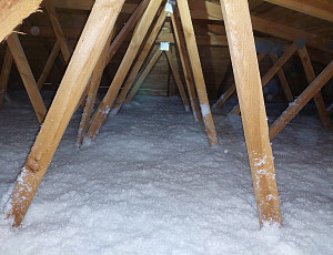 Zateplení bytového domu pomocí foukané izolace